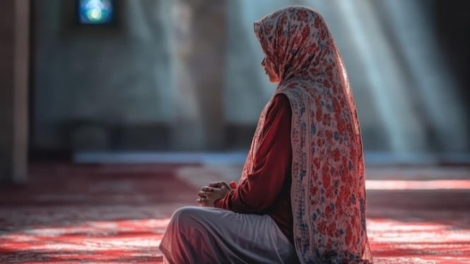 La historia de una alcohólica convertida que se convirtió al Islam porque se vio afectada por el comportamiento musulmán durante el Ramadán.