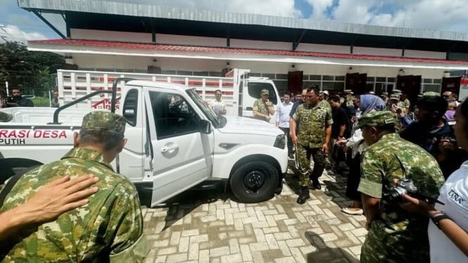 El Ministerio de Defensa niega haber apoyado la importación de 105.000 camionetas indias para el programa Kopdes Rojo y Blanco