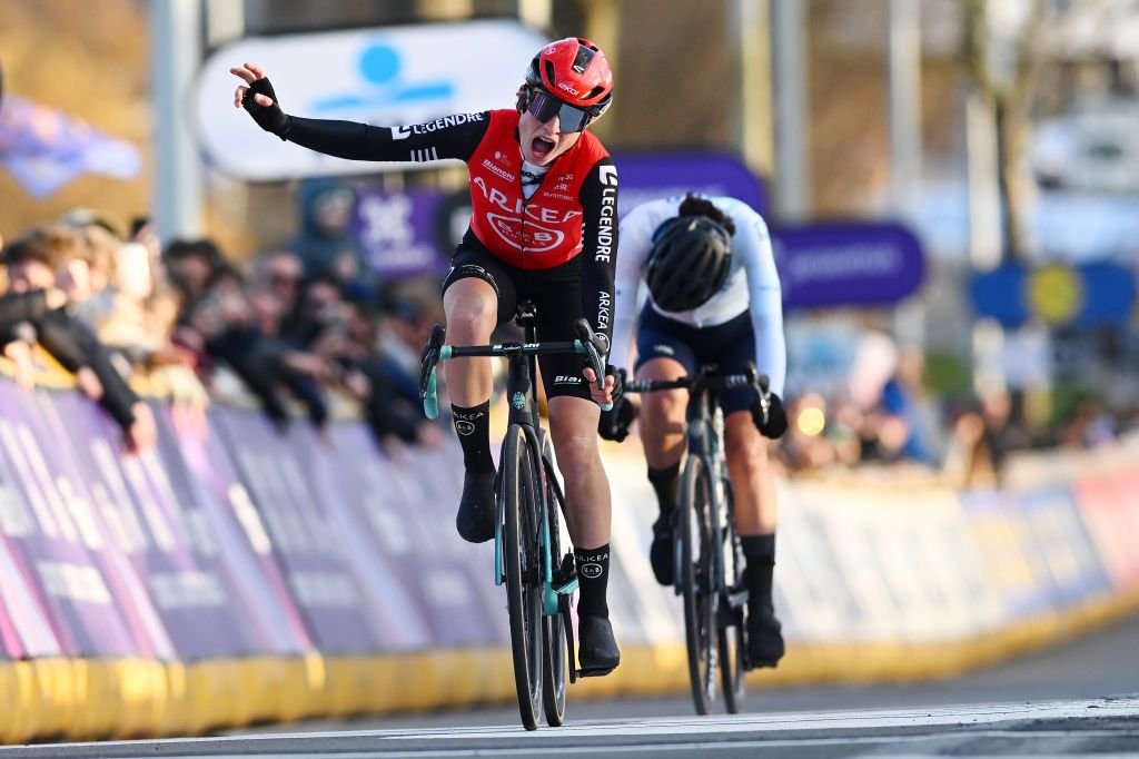 “En cierto modo, me parece una pena” – la actual campeona Lotte Claes no fue seleccionada para Omloop Het Nieuwsblad