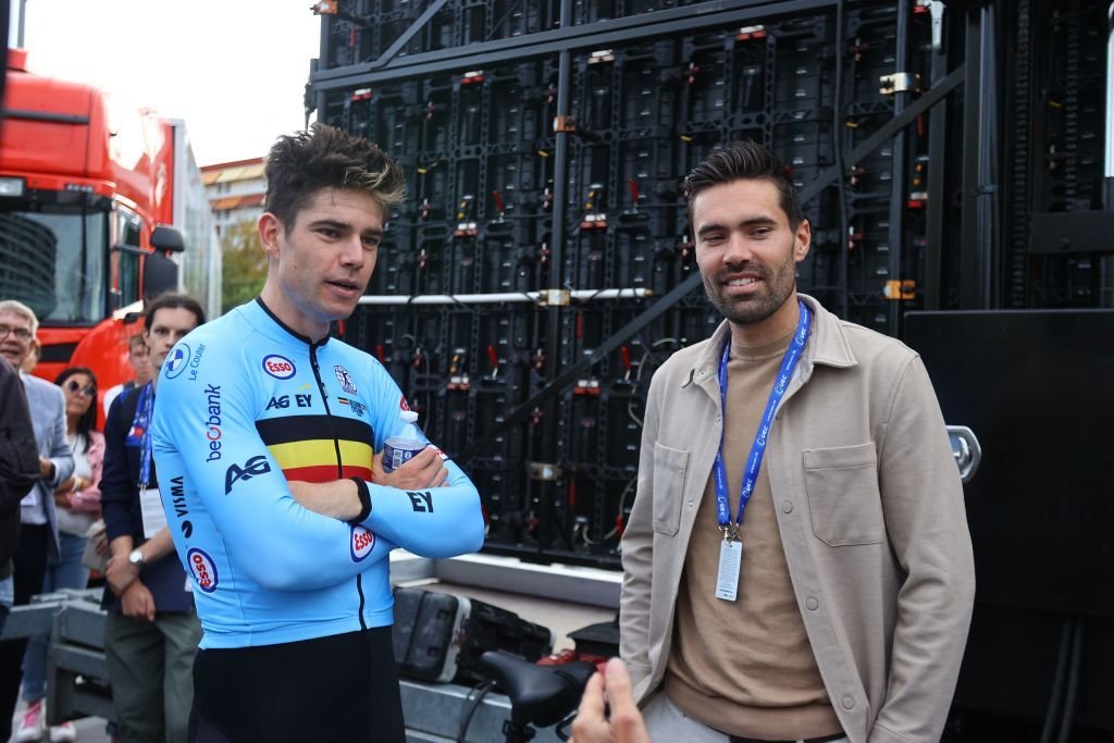“A menudo reacciona, pero Van der Poel y Pogacar corren” – Tom Dumoulin pide a Wout van Aert que muestre “verdadero coraje” en los Clásicos