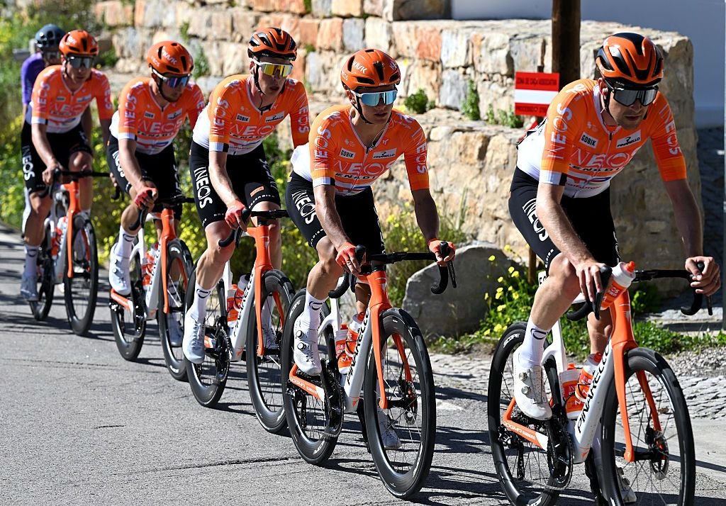 “Tal vez no tengamos al hombre más fuerte, pero juntos podemos hacer que las cosas sucedan” – Oscar Onley y Kévin Vauquelin ofrecen un debut prometedor para el nuevo núcleo de GC de Ineos Grenadiers