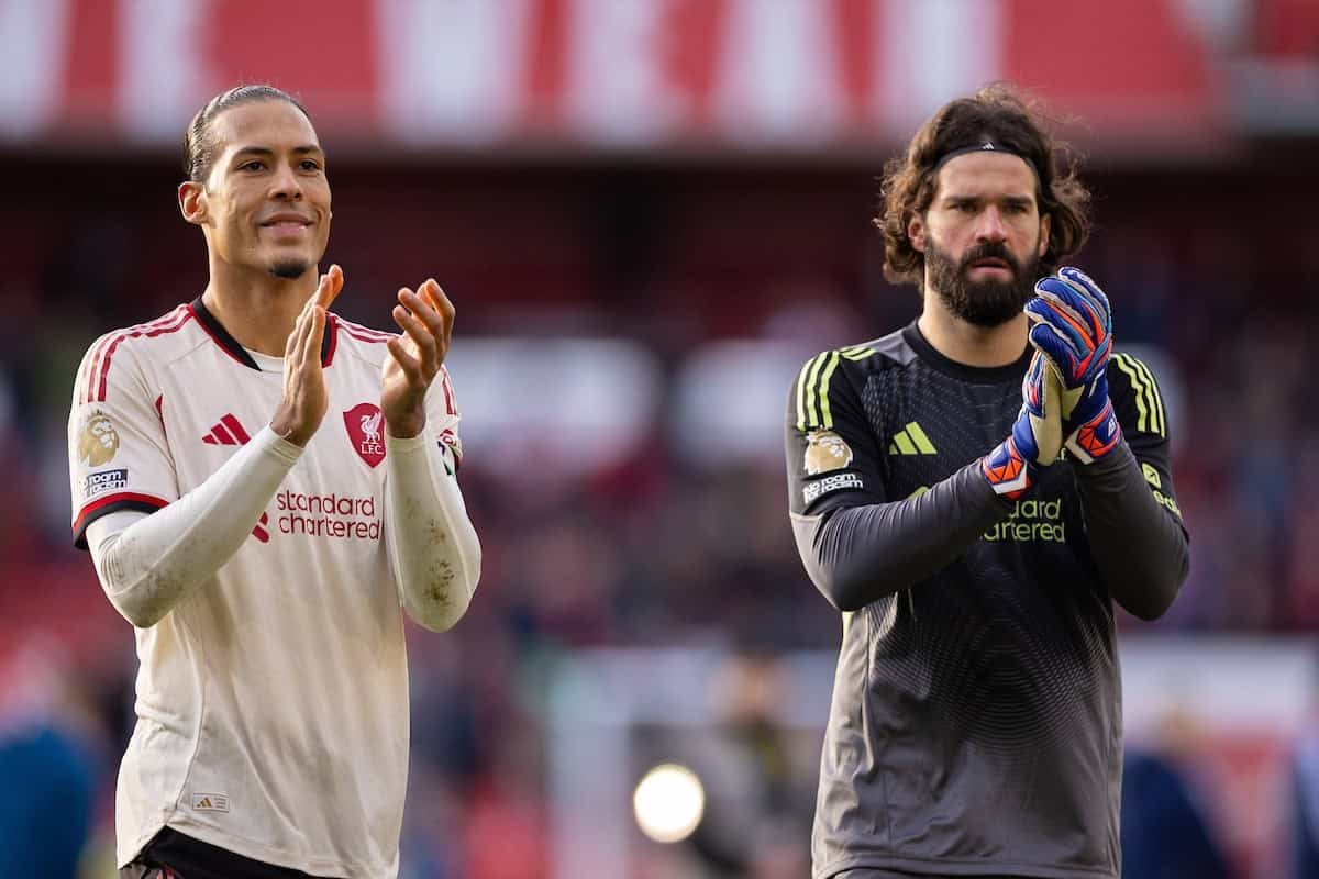 Ngumoha “Fearless” como “Paper Over Cracks” de LFC