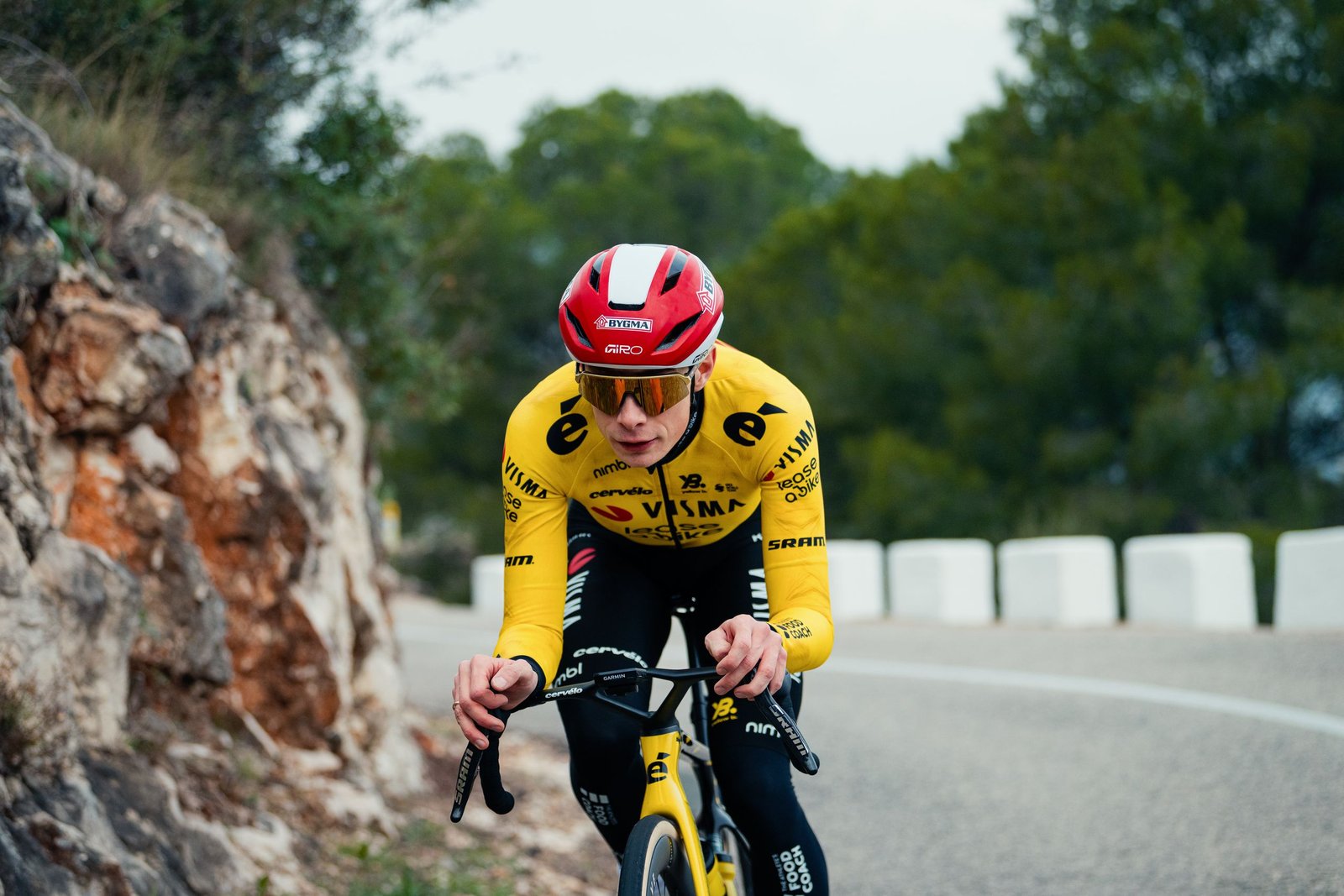 ‘Es mejor recuperarse completamente primero’ – Jonas Vingegaard descartado para el debut de la temporada previsto y el enfrentamiento con Evenepoel en el circuito de los Emiratos Árabes Unidos debido a una reciente caída y enfermedad
