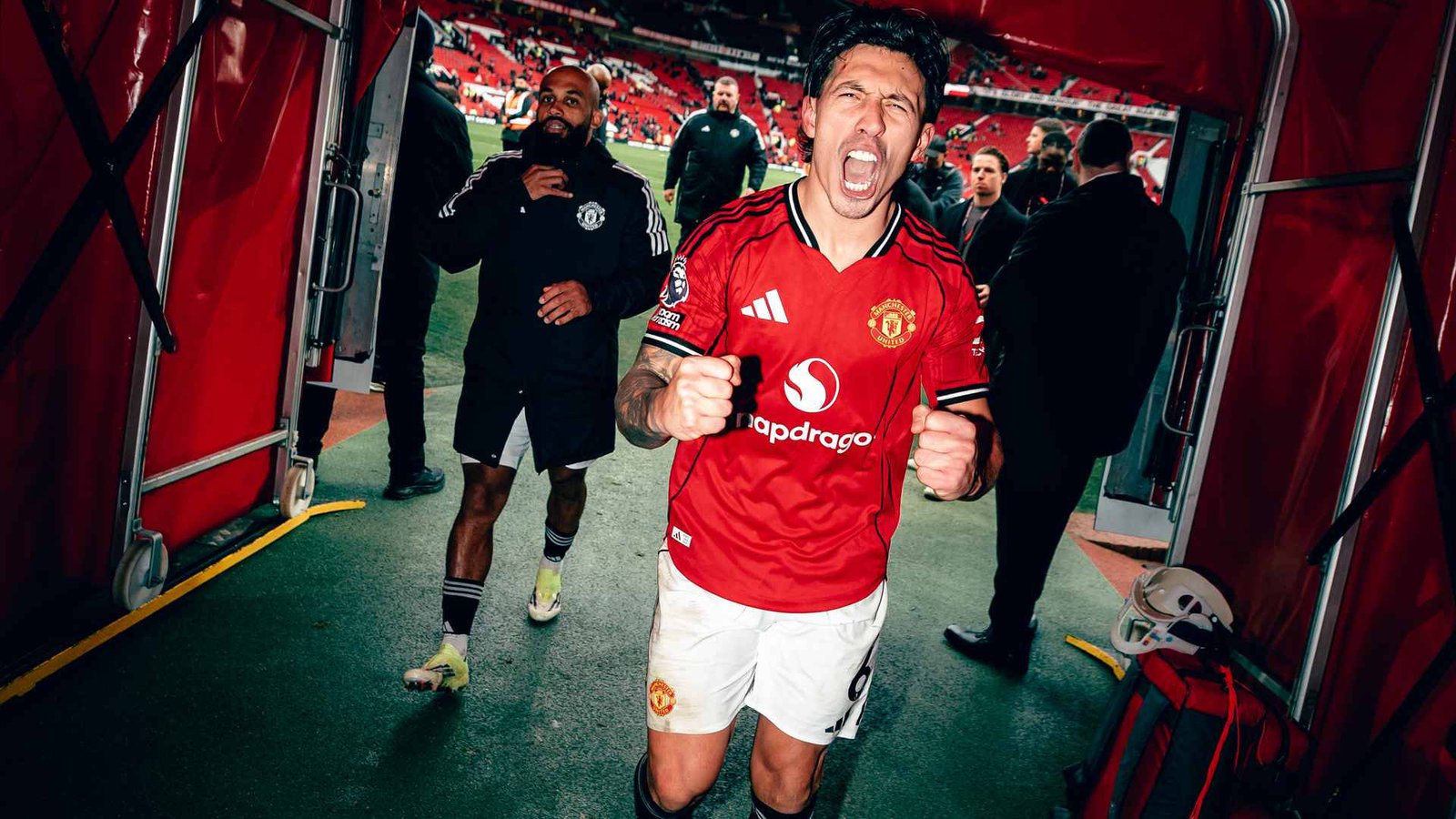 Lisandro Martínez leyó durante mucho tiempo tras regresar de una lesión