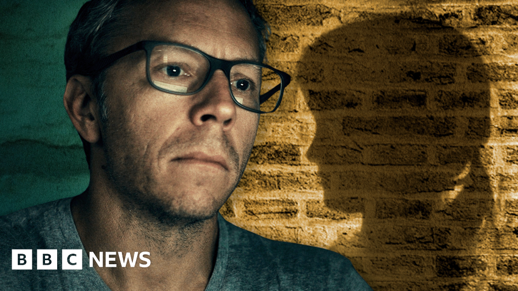 Cómo un agente de la Dark Web encontró una pista en la pared de un dormitorio para salvar a una niña de años de dolor