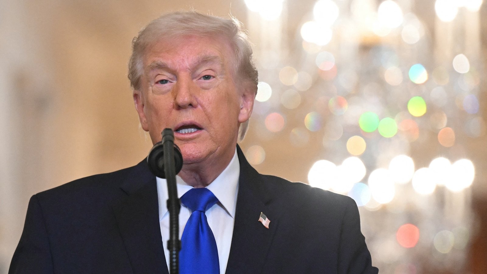 Trump continúa atacando a la Corte Suprema tras fallo arancelario