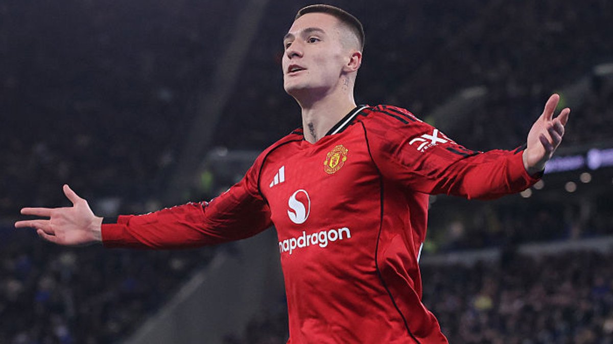 Manchester United venció al Everton; récord de Michael Carrick; Lo más destacado de Benjamín Sesko