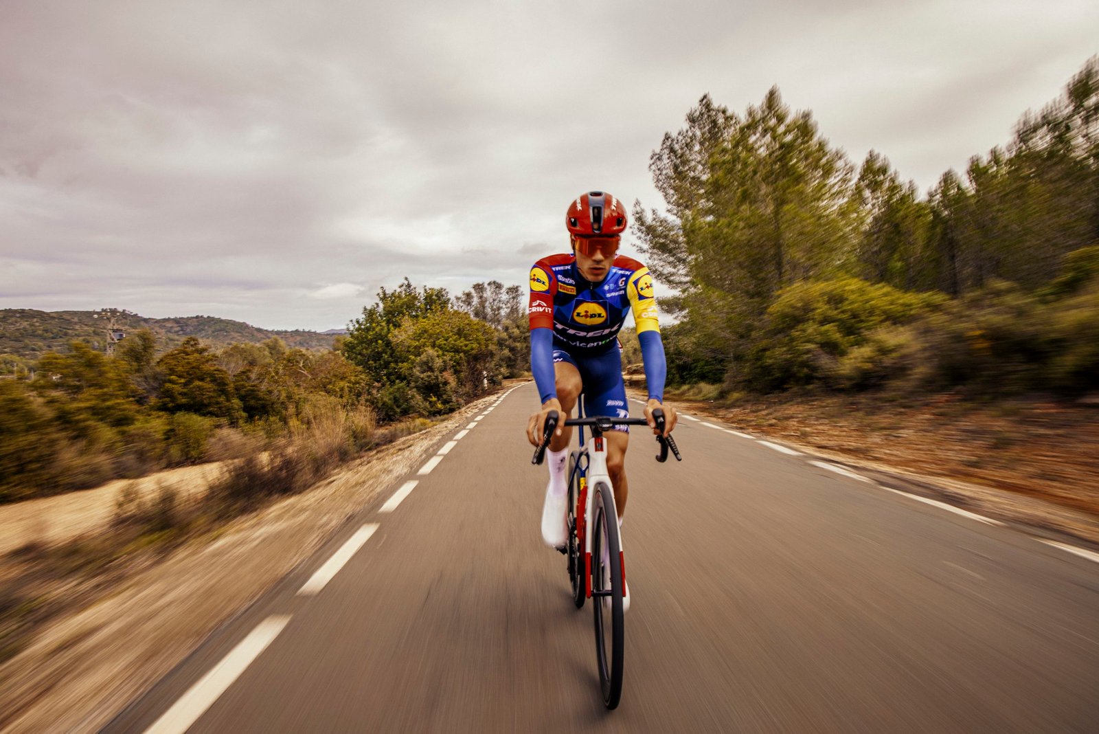 “El objetivo siempre es ganar” – Juan Ayuso plantea el reto en su primera salida con Lidl-Trek en Volta ao Algarve