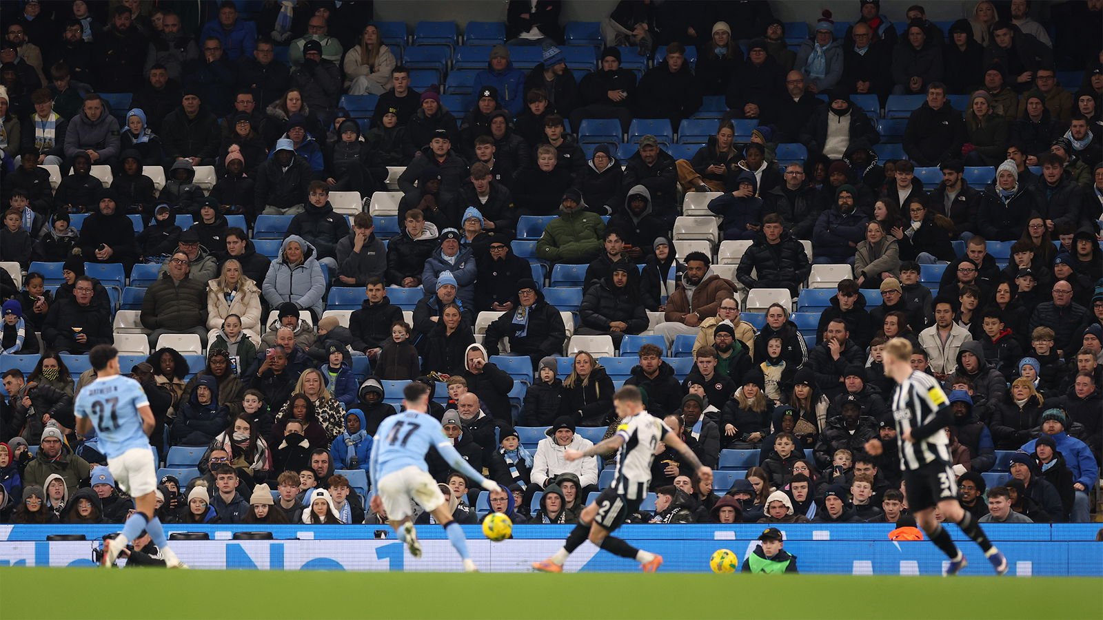El Newcastle United ahora puede centrarse en la Liga de Campeones mientras el Manchester City llega a la final de Mickey Mouse