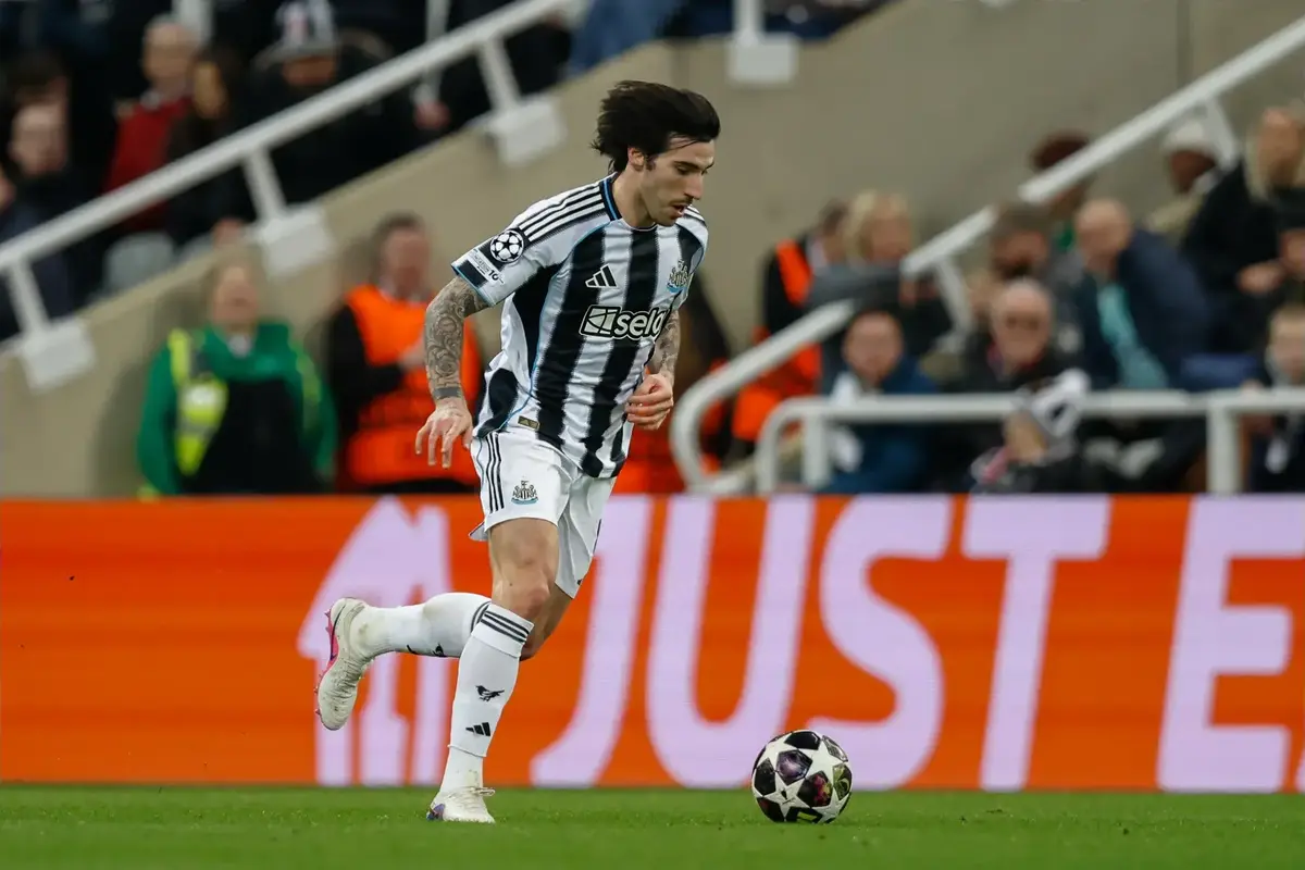 Newcastle 3 Qarabag 2 clasificaciones y comentarios de todos los jugadores del Newcastle United