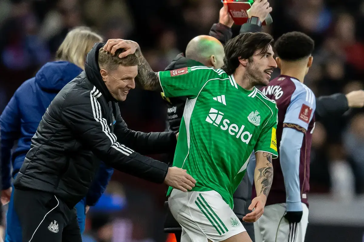 Eddie Howe reflexiona tras una noche ‘interesante’ en el Aston Villa…