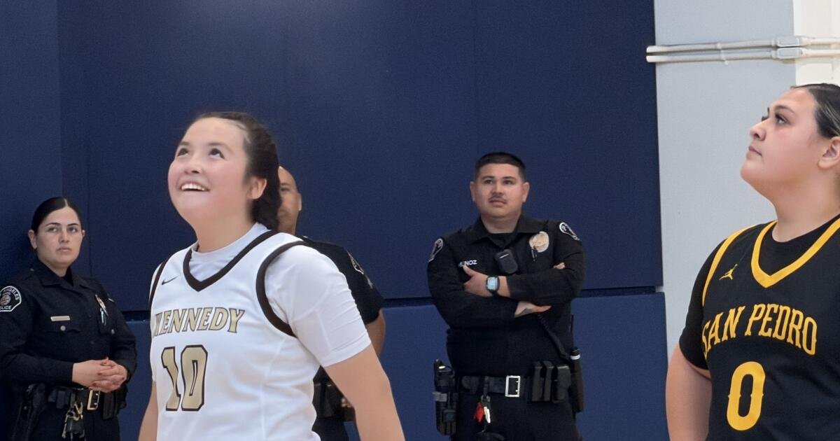 Abbigail Gomez impulsa el baloncesto femenino de Granada Hills Kennedy