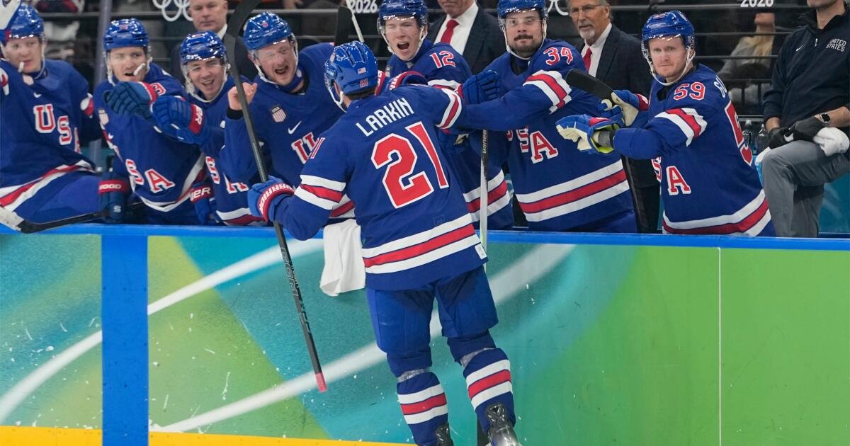 Los hombres estadounidenses vencieron a Suecia en tiempo extra para avanzar a las semifinales olímpicas de hockey