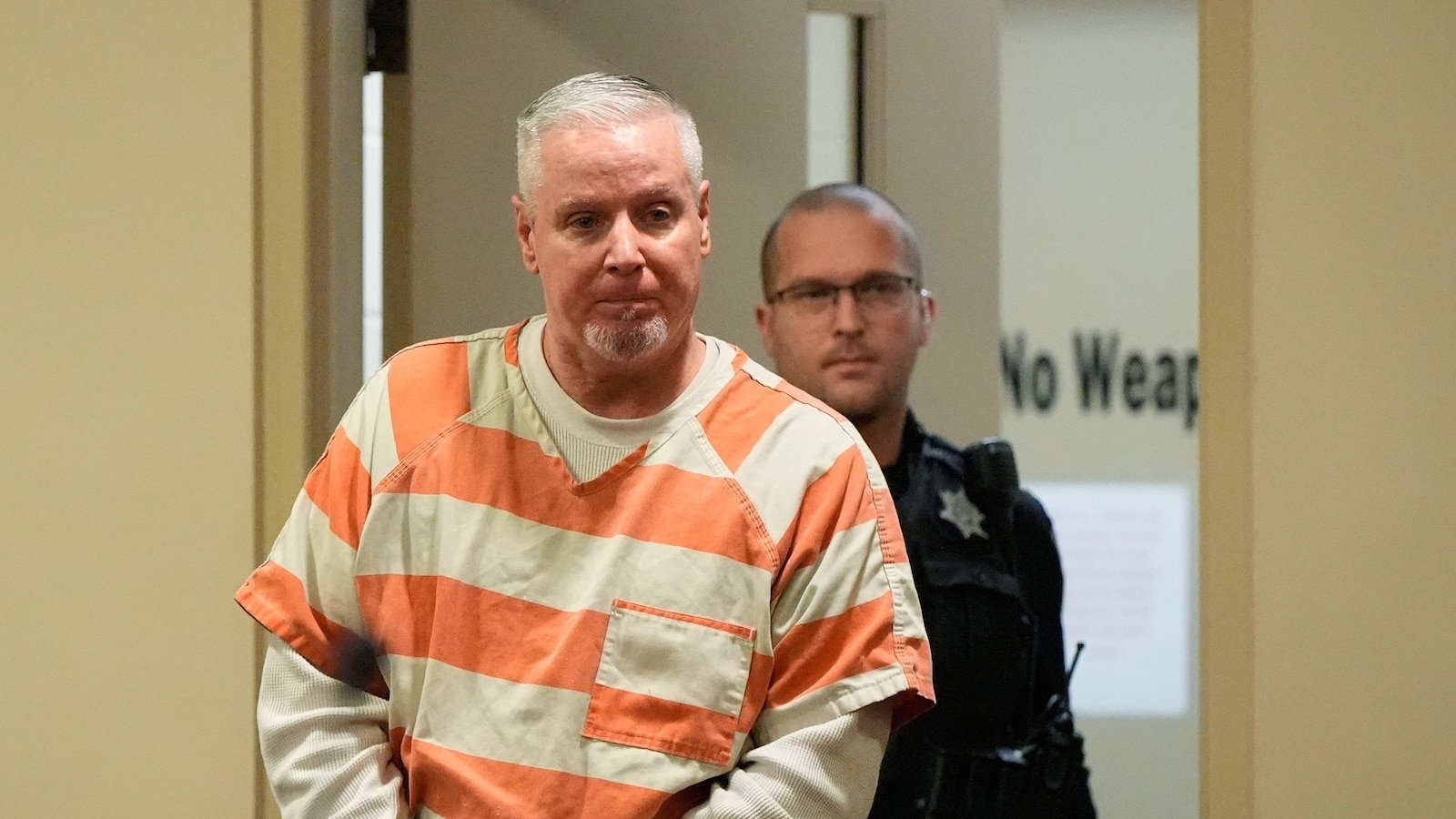 Comienzan los discursos de apertura en el juicio del padre del sospechoso del tiroteo en una escuela secundaria de Georgia