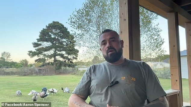 Padre acusado de matar al violador de su hija de 14 años gana las primarias para sheriff del condado