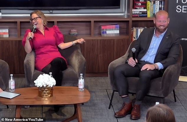 Krysten Sinema admite haber tenido una apasionante aventura con un guardaespaldas casado y le ruega a su angustiada ex esposa que no la demande