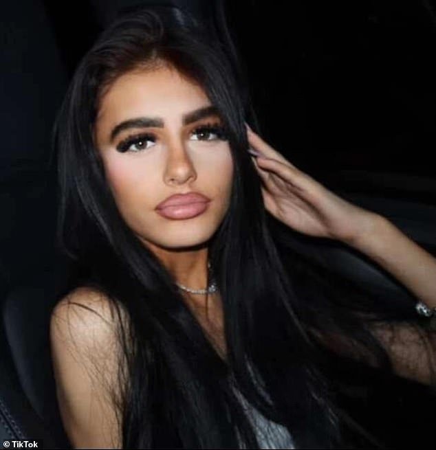Influencer cuya hija se suicidó después de ser atormentada por los trolls de Tattle Life enfrenta una cruel reacción después de publicar fotos del ataúd del funeral de su adolescente
