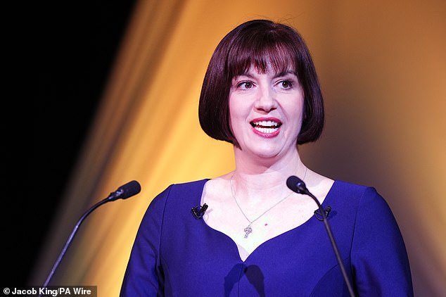 Los estudiantes que faltan a más de la mitad de las lecciones alcanzan un récord “trágico” bajo el Partido Laborista