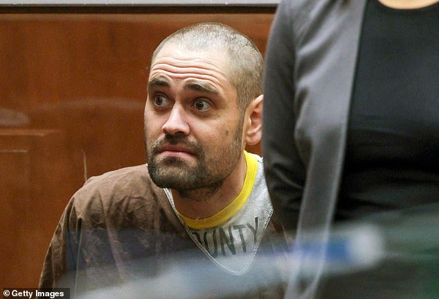 La vida carcelaria de Nick Reiner revelada: ‘charlas sexuales repugnantes’… su ÚNICO visitante… comidas repugnantes… y una señal importante de que está al borde del abismo, todo revelado en la primera historia tras las rejas