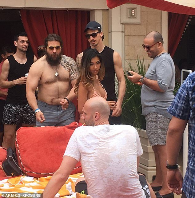 ‘Soy conocido como el tipo que fue a Las Vegas con Zlatan y toda esa basura’: el héroe de culto del rugby Martin Castrogiovanni habla de su legado, su vida como estrella de reality shows y por qué Italia puede sorprender a Inglaterra