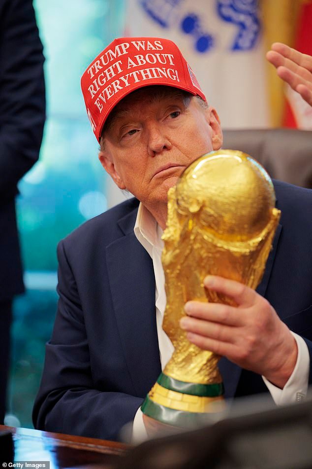 El jefe de fútbol de Irán emite un veredicto desastroso sobre la Copa Mundial de Estados Unidos mientras Donald Trump revela el cronograma de la campaña militar