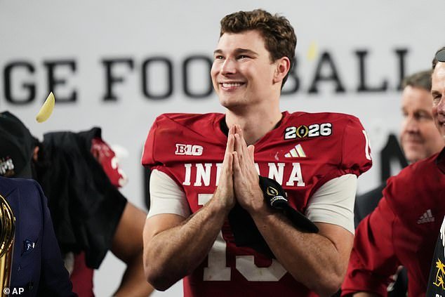 Las Vegas Raiders insinúan que son fríos con Fernando Mendoza mientras el equipo rival considera conversaciones comerciales para la primera selección del draft