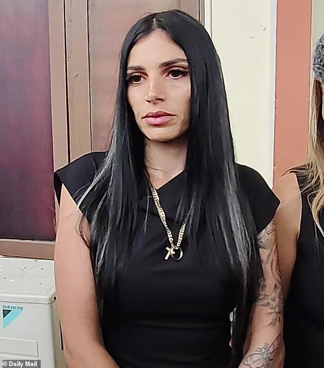 La familia revela su angustia mientras el tribunal de Bali retrasa veredictos cruciales sobre tres hombres acusados de asesinar a un padre de seis hijos en Melbourne y dispararle a su pareja