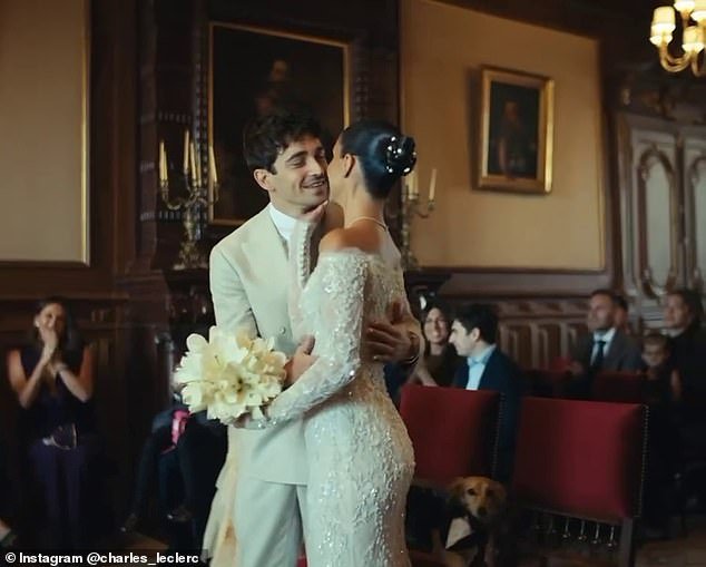 La estrella de la Fórmula 1, Charles Leclerc, revela todo sobre su matrimonio con la influencer Alexandra Saint Mleux, en la que se marcharon en un Ferrari antiguo de £ 9 millones en Mónaco.