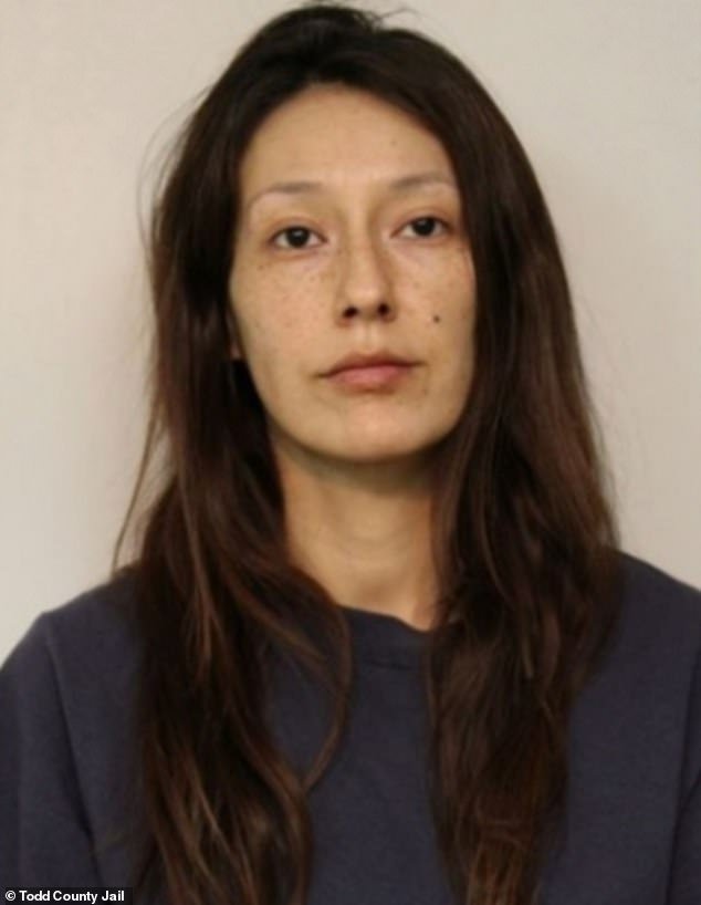 Una madre de Minnesota, de 37 años, asesinó a su hijo de 6 años y luego prendió fuego a la casa, por lo que su hermano de 5 años también murió en las llamas.