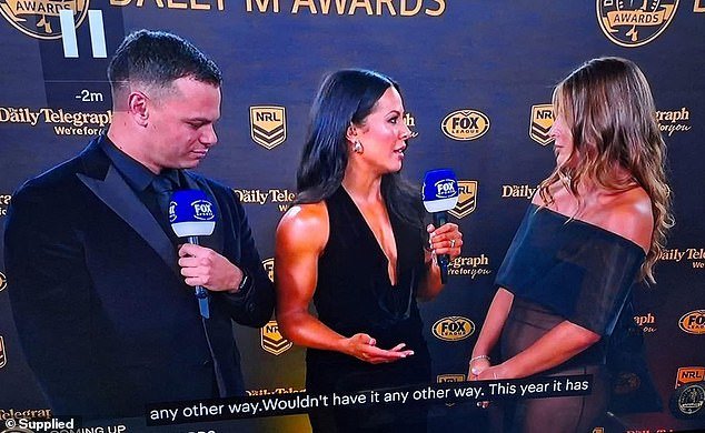 El presentador de fútbol Jake Duke revela lo que REALMENTE sucedió cuando lo “sorprendieron mirando a una estrella de la NRLW” en la noche de premios más importante de la liga.