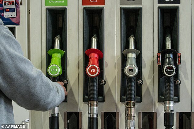 Más de £100 mil millones han sido borrados del FTSE 100 en sólo dos días mientras la escalada del conflicto en Medio Oriente sacude los mercados globales.