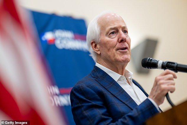 El principal republicano del Senado arrastrado a una dura segunda vuelta por Ken Paxton, marcado por el escándalo, en un impresionante final en Texas