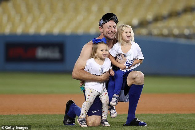 La hija de Max Scherzer, de 8 años, se vuelve loca en las redes sociales pidiendo desesperadamente que los Blue Jays vuelvan a contratar a su padre.