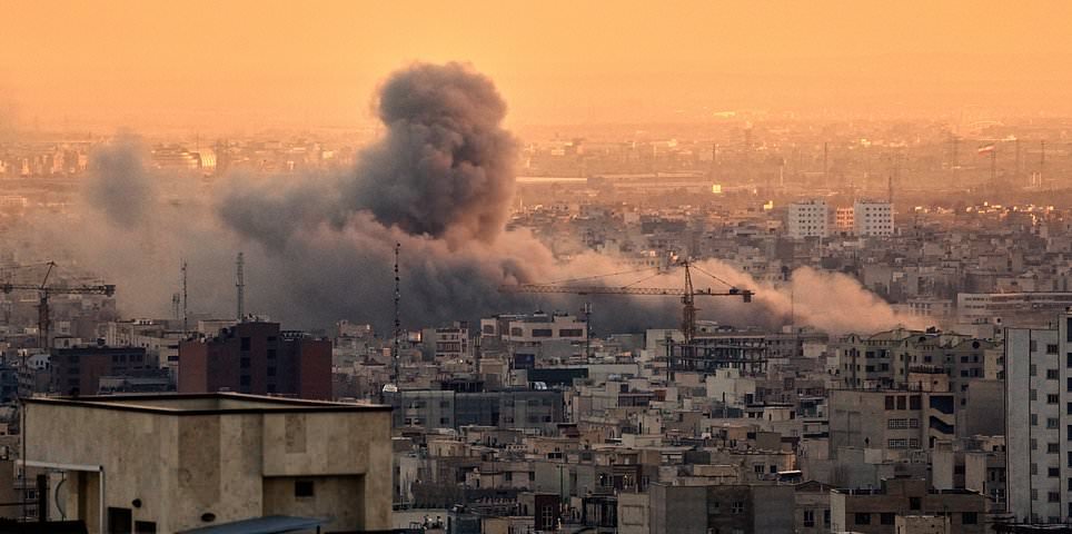 Israel golpea a Irán con una ‘gran ola’ de nuevos ataques mientras la guerra entra en su quinto día: actualizaciones en vivo