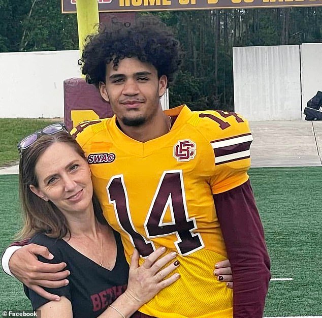 Los padres del trágico mariscal de campo de Colorado, Dominiq Ponder, saludan al entrenador Deion Sanders mientras hablan por primera vez desde la muerte de su hijo: “No podría haberlo hecho sin él”