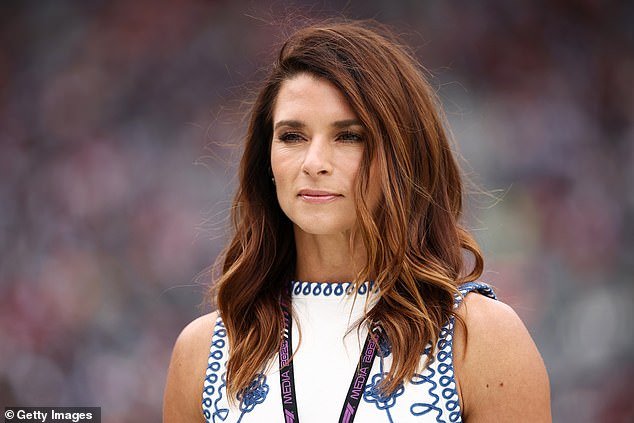Danica Patrick fue despedida abruptamente por la cadena de televisión F1 después de las críticas de los fanáticos al ex piloto de NASCAR amante de Trump
