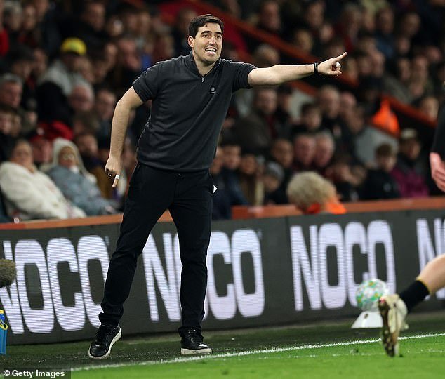 El jefe de la Premier League contempla un nuevo acuerdo con los Spurs y Crystal Palace después de insistir en que está “muy feliz” en el club actual