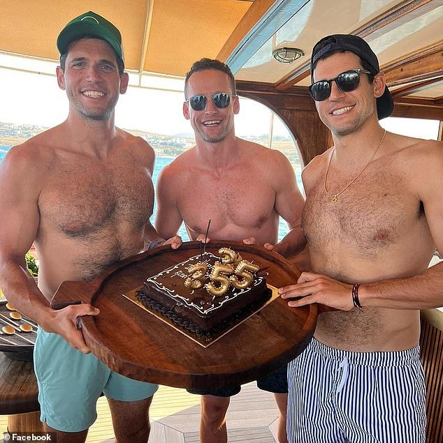 Los explosivos hermanos Alexander se desmoronan cuando vínculos repugnantes con Epstein emergen por primera vez en un nuevo tesoro de archivos