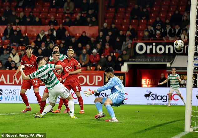 Aberdeen 1 Celtic 2: Buenos márgenes una vez más mientras el equipo de Martin O’Neill supera a sus acérrimos rivales Rangers y ocupa el segundo lugar en la batalla por el título de la Premiership