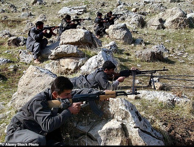 Invasión terrestre lanzada contra Irán mientras miles de combatientes kurdos respaldados por Estados Unidos irrumpen en la frontera