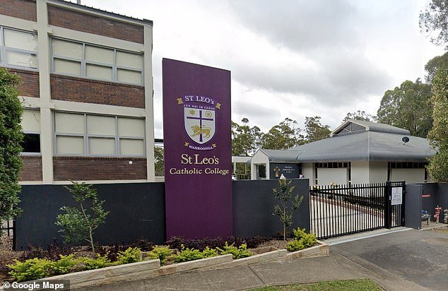 Por qué los padres de una escuela privada de Sydney reciben una notificación cada vez que su hijo va a los BAÑOS