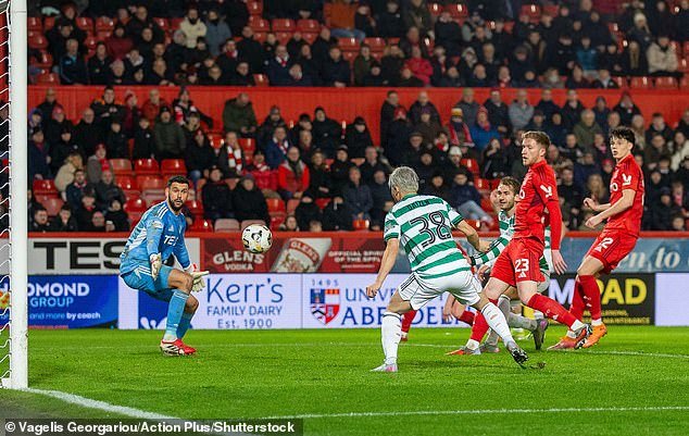 ¡Estaba demasiado cerca! Martin O’Neill admite que temía que el VAR descartara al ganador del Celtic