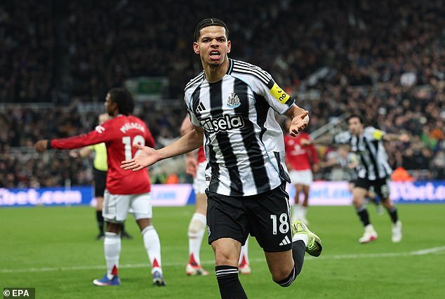 Eddie Howe revela el secreto del éxito de Will Osula después del gol del suplente del Newcastle contra el Man United en el tiempo de descuento