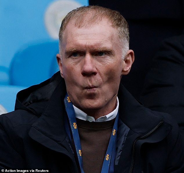 Paul Scholes critica a Michael Carrick y llama al Man United un ‘c ** p’ debajo de él en un ataque notable después de la primera derrota en ocho juegos, a pesar de jugar juntos 160 veces.