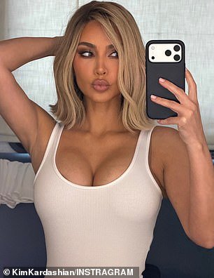 Kim Kardashian y Lewis Hamilton alimentan los rumores de romance mientras pasean por Tokio junto a fanáticos atónitos