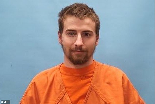 Un tiroteo aleatorio cerca de un parque de Utah deja tres muertos mientras un insensible sospechoso dice que los asesinatos “tenían que hacerse”