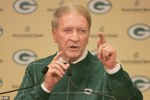 El legendario ejecutivo de los Packers que ayudó a devolver al histórico equipo de la NFL a sus días de gloria muere a los 89 años