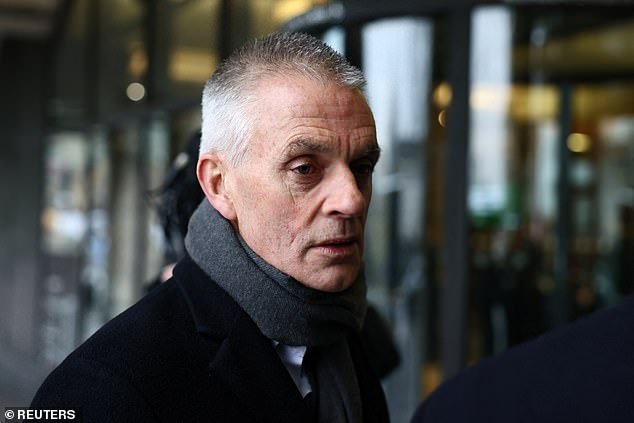 El jefe de la BBC, Tim Davie, dice que la palabra N no fue silenciada en los Bafta porque nadie en el camión de transmisión la escuchó en vivo, y “lamenta profundamente” el error.