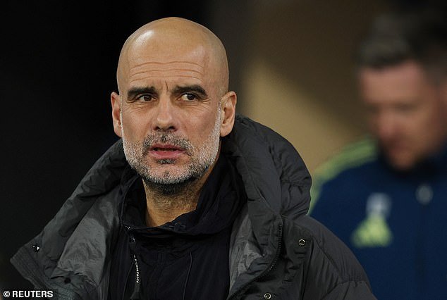 Pep Guardiola promete que el Manchester City estará mejor posicionado para competir en la cima la próxima temporada a pesar de la incertidumbre sobre su futuro.