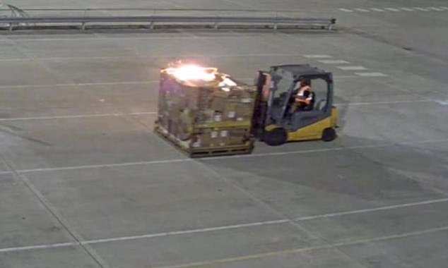 La inteligencia militar rusa estuvo detrás de la explosión de un paquete de juguetes sexuales, dice la policía: 22 sospechosos identificados después de la explosión de un paquete aéreo en depósitos de DHL en el Reino Unido y Alemania